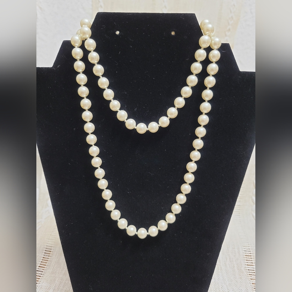 Vintage Ivory Colored Glass Faux Pearl Knotted Necklace